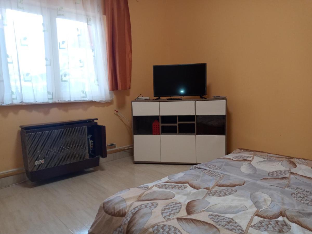 Napsugar Apartmanhaz Balatonlelle Eksteriør billede