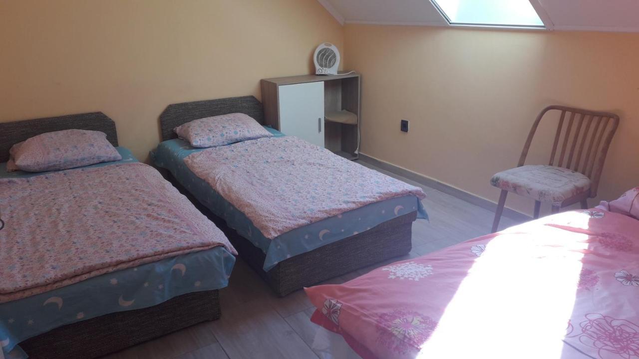 Napsugar Apartmanhaz Balatonlelle Eksteriør billede