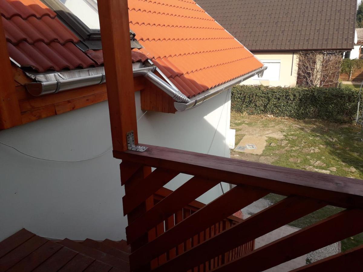 Napsugar Apartmanhaz Balatonlelle Eksteriør billede