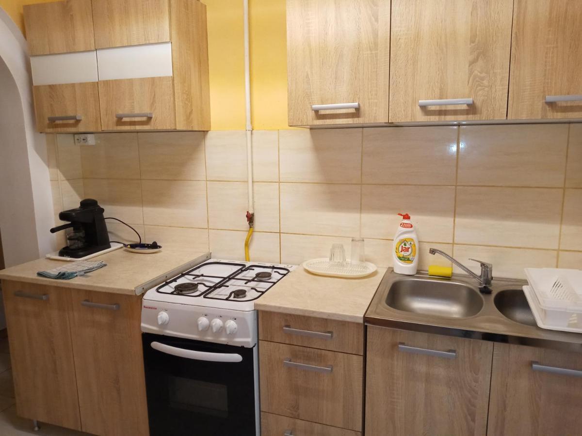 Napsugar Apartmanhaz Balatonlelle Eksteriør billede